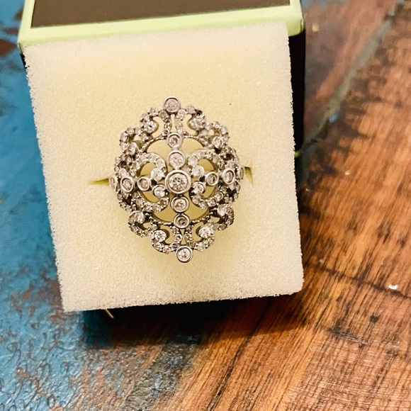 Diamond Cluster Ring - Picture 5 of 8